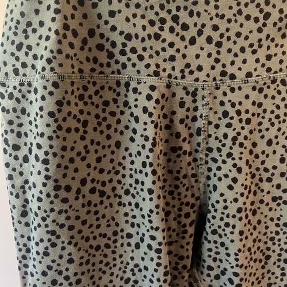 J Jill Fit Olive Green Leopard Print Leggings - Picture 2 of 4